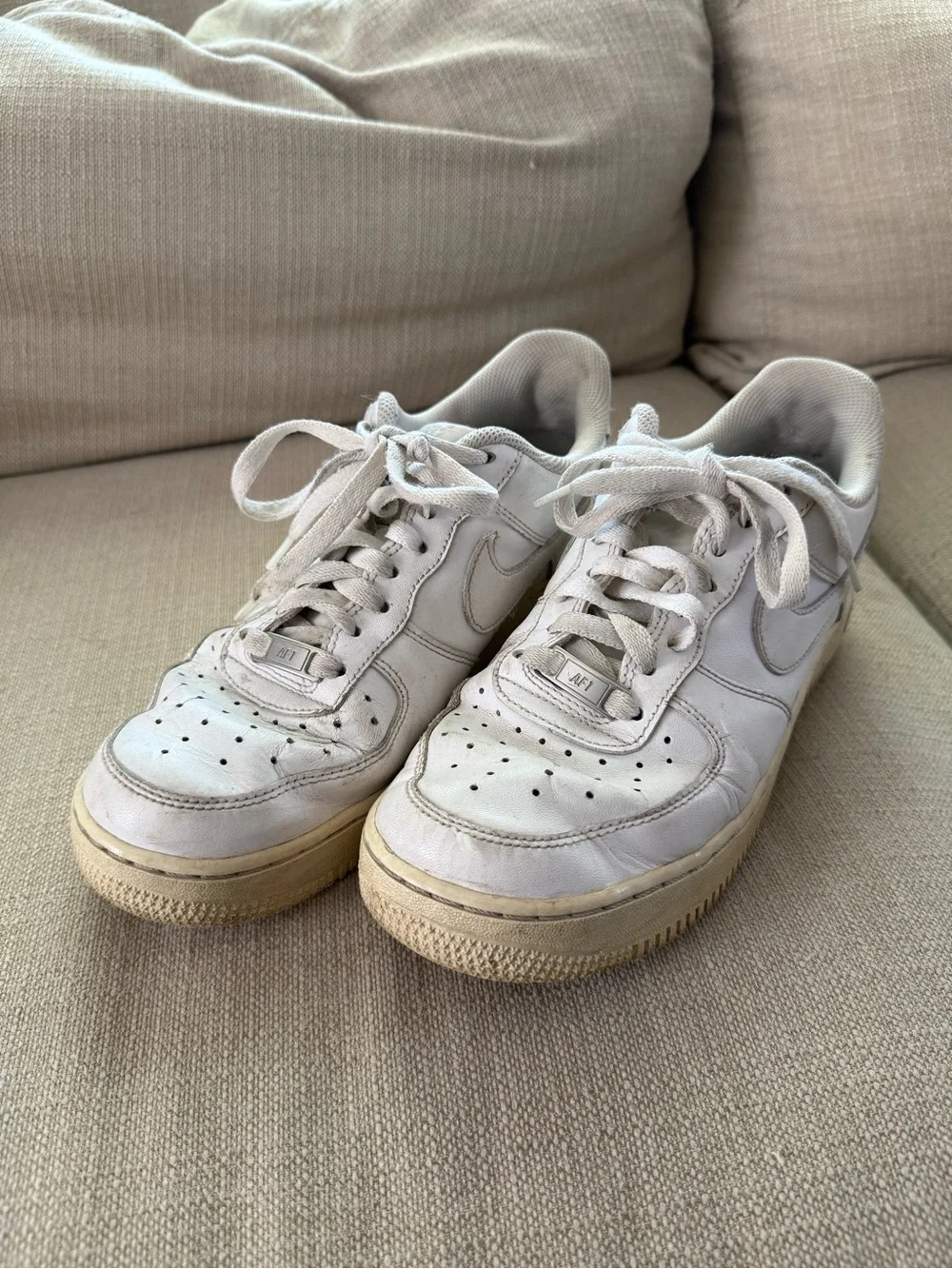 Vintage Nike White Leather Low-Top Sneakers